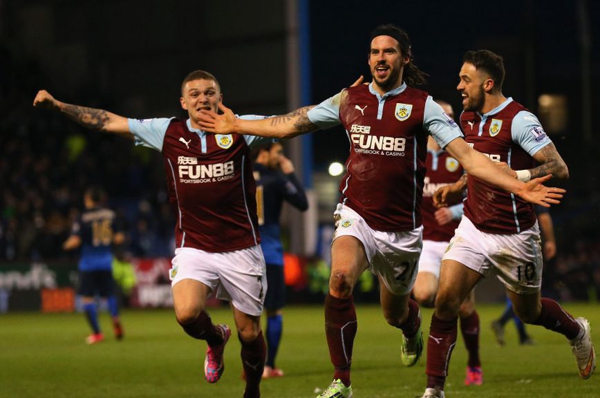  库杜斯梅开二度西汉姆联主场大胜伯恩利