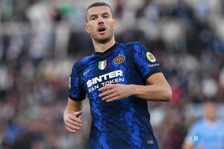  米兰德比火药味十足，红牌出现改变比赛走势