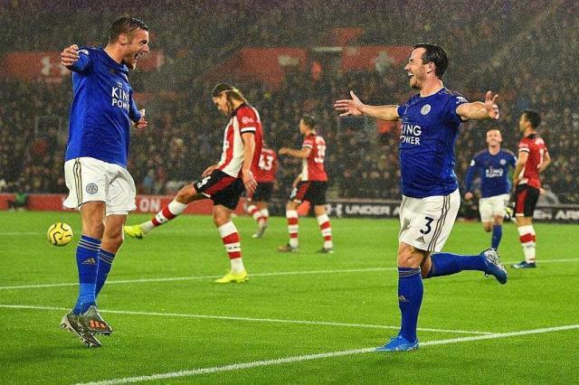  莱斯特城蓝狐觉醒，瓦尔迪戴帽横扫升班马  